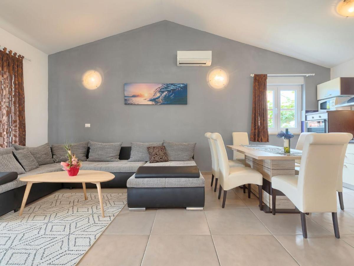 Holiday Home Goldi - Voj512 By Interhome Mednjan Buitenkant foto